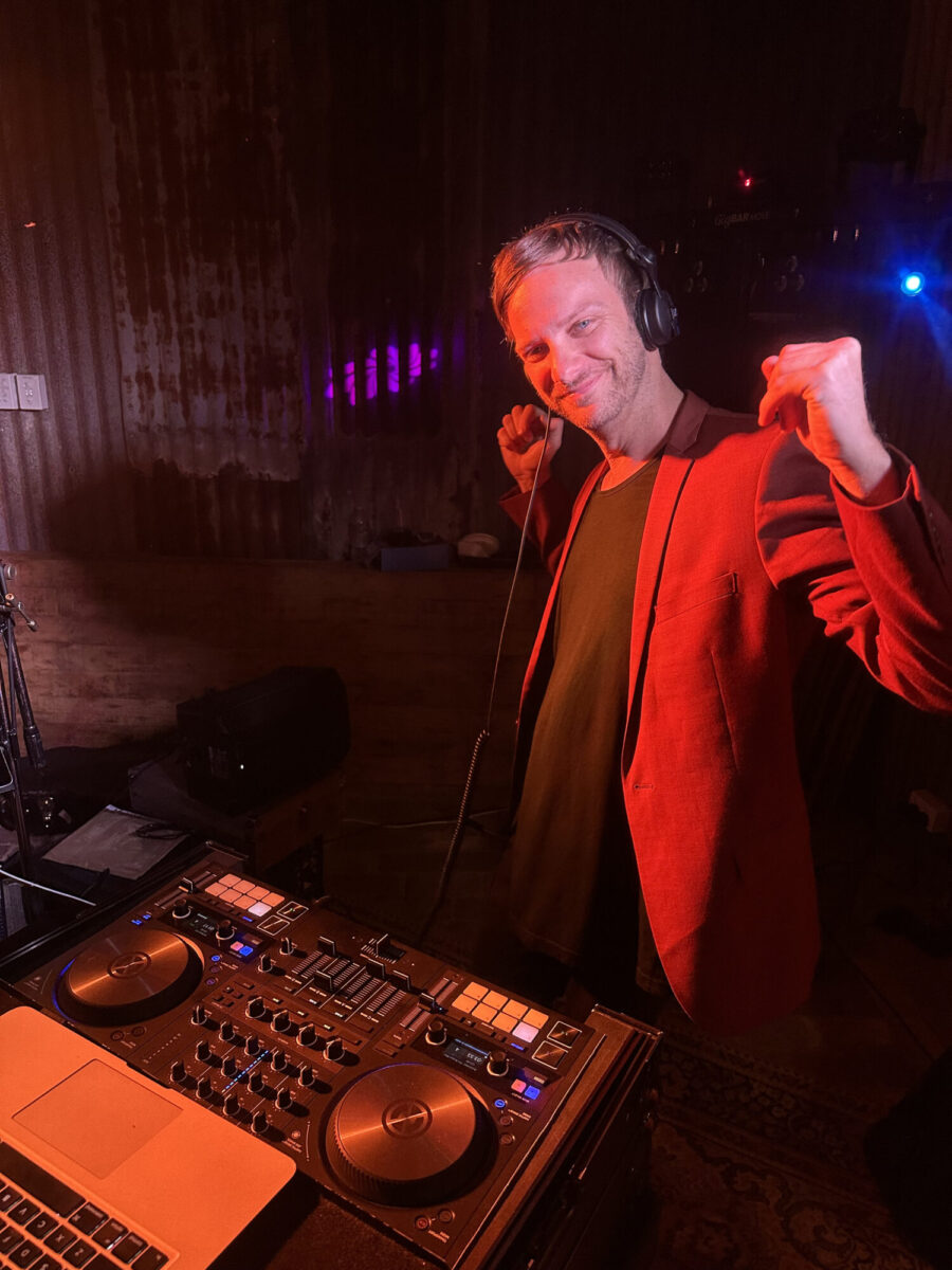 Greg Byrne wedding dj the stables of somersby lilyroad-melbourne