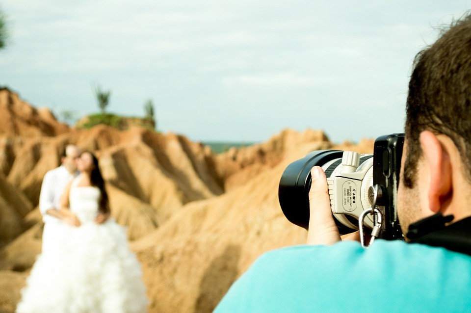 Essential Tips for Hiring your Wedding Photographer